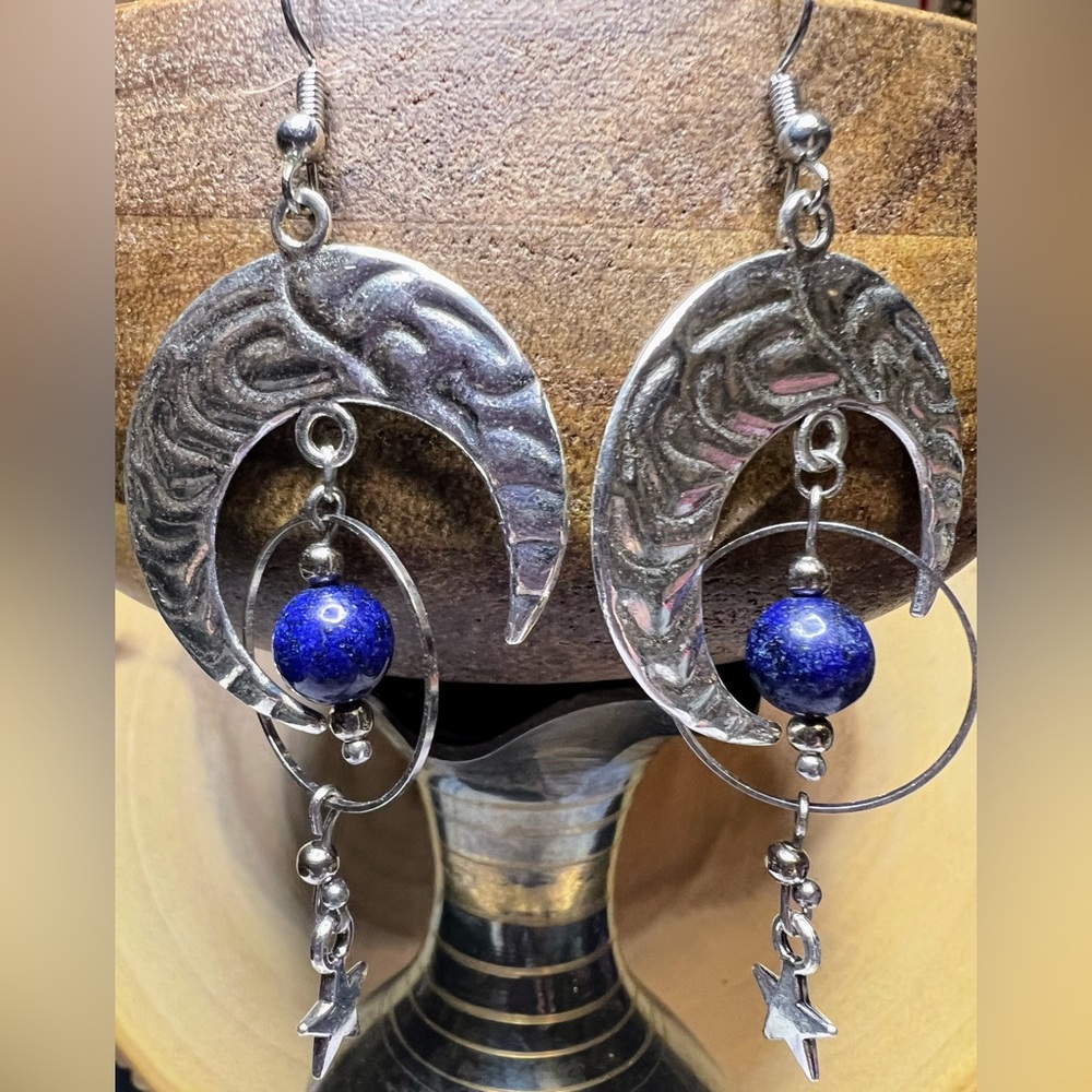 Silver crescent moon dangle earrings with Lapis Lazuli beads/orbiting rings/star - Picture 2 of 4